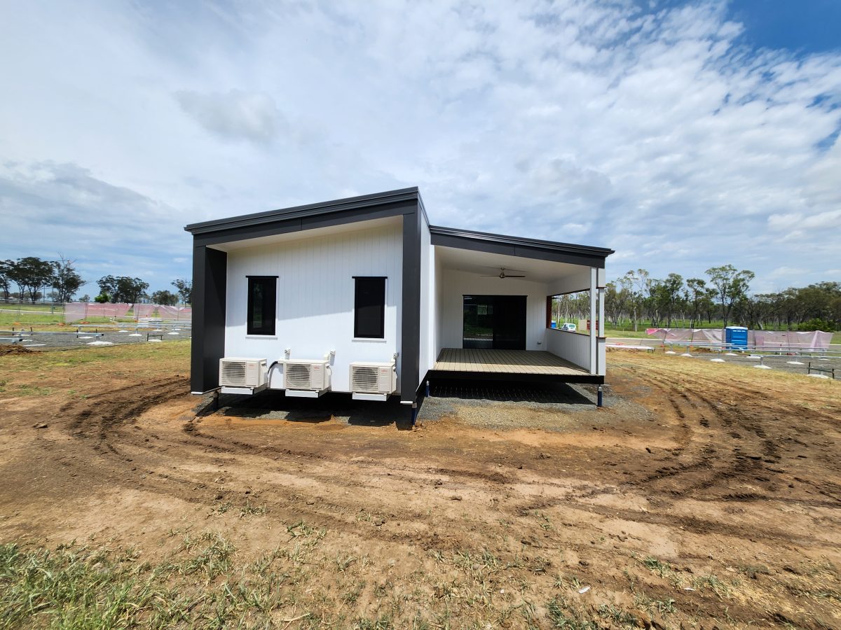 Adjustable steel stumps for tiny homes