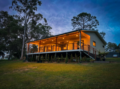 Read more about the article Adjustable Steel Stumps vs Traditional Timber or Concrete Footings for Tiny Homes – Pros, Cons & Costs